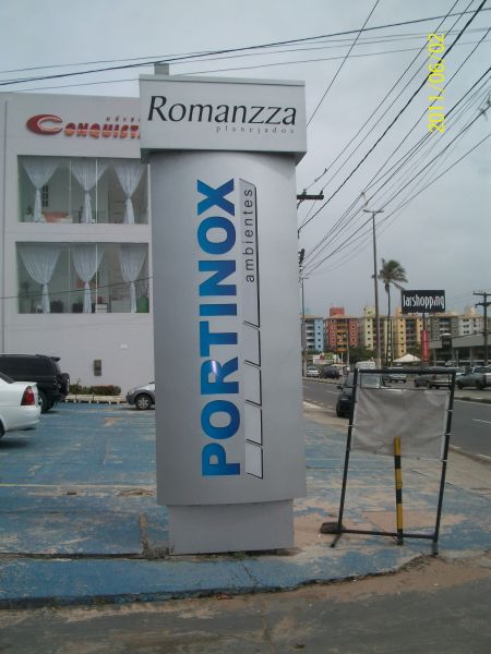 Totem Com iluminação